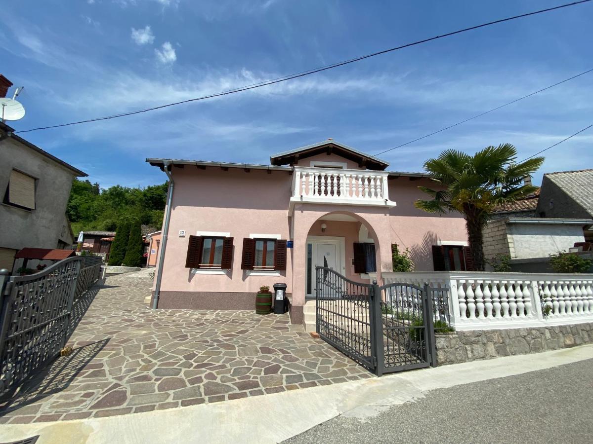 Holiday House Pasjak Sapjane Екстер'єр фото