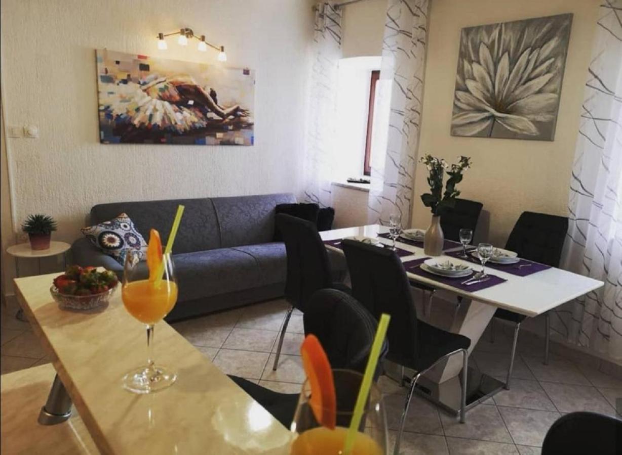 Holiday House Pasjak Sapjane Екстер'єр фото